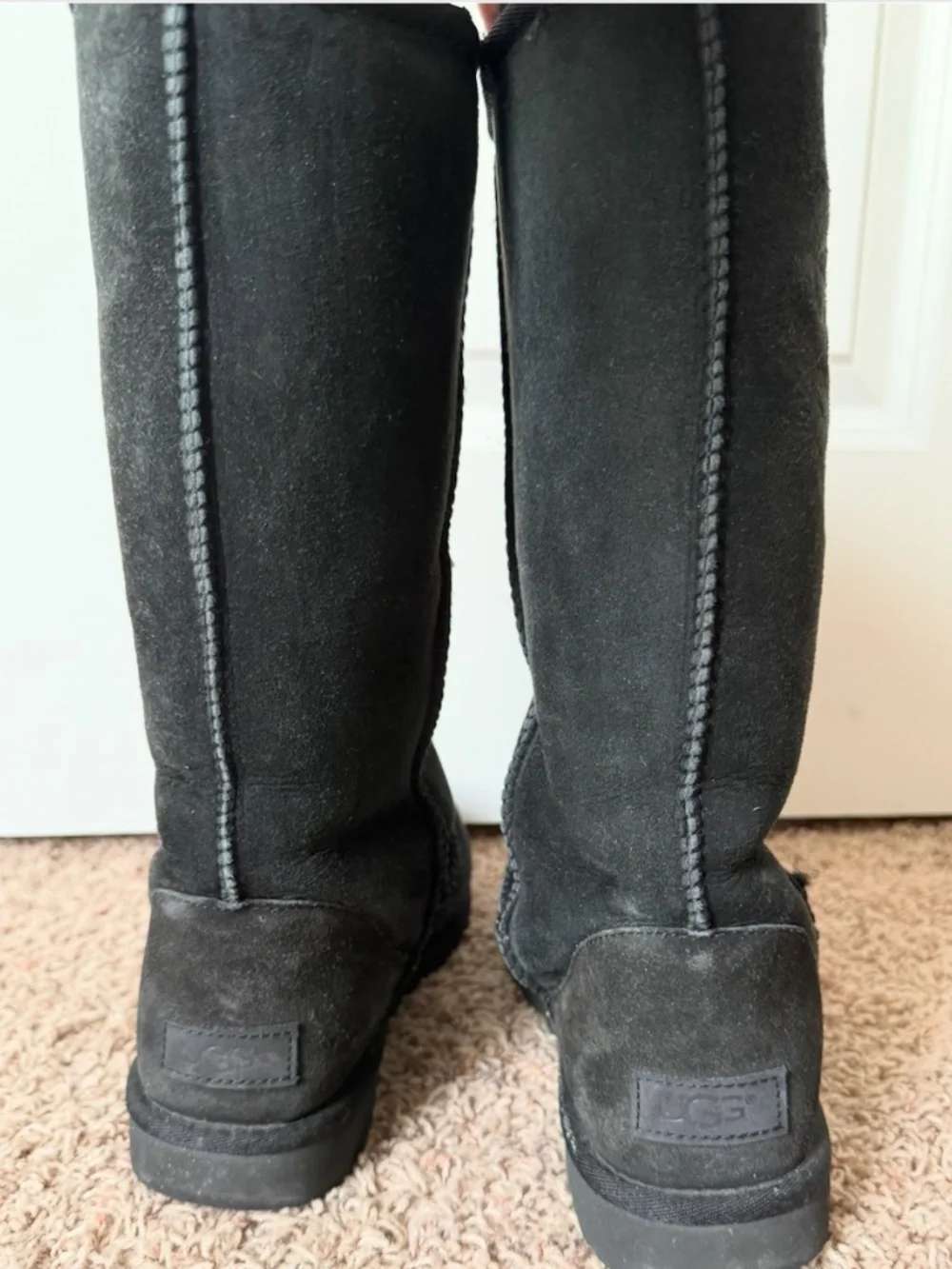 Ugg's Classic Tall Black - Size 8